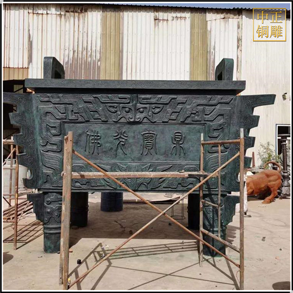 寺院铜鼎加工.jpg